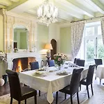 Hotel Chateau De L'epinay 4*