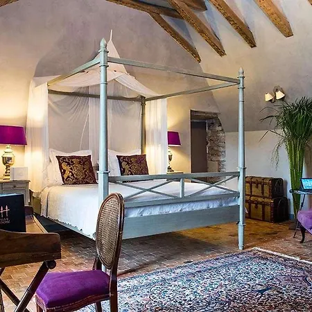 Hotel Chateau De L'epinay 4*