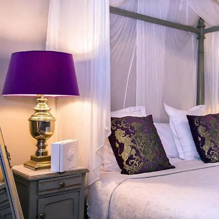 Hotel Chateau De L'epinay 4*
