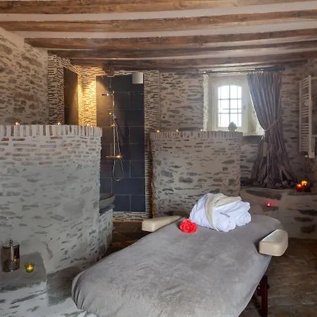 Отель Chateau De L'epinay