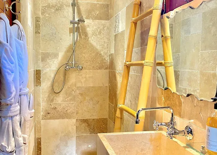 Hotel Chateau De L'epinay 4*