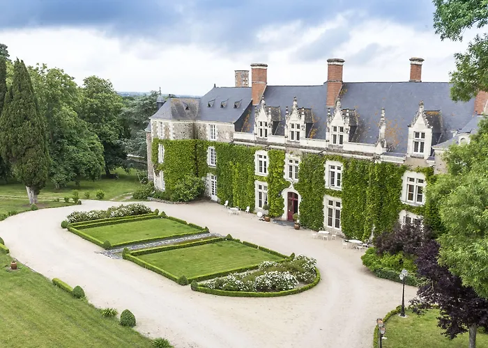Château De L'epinay 4* Saint-Georges sur Loire